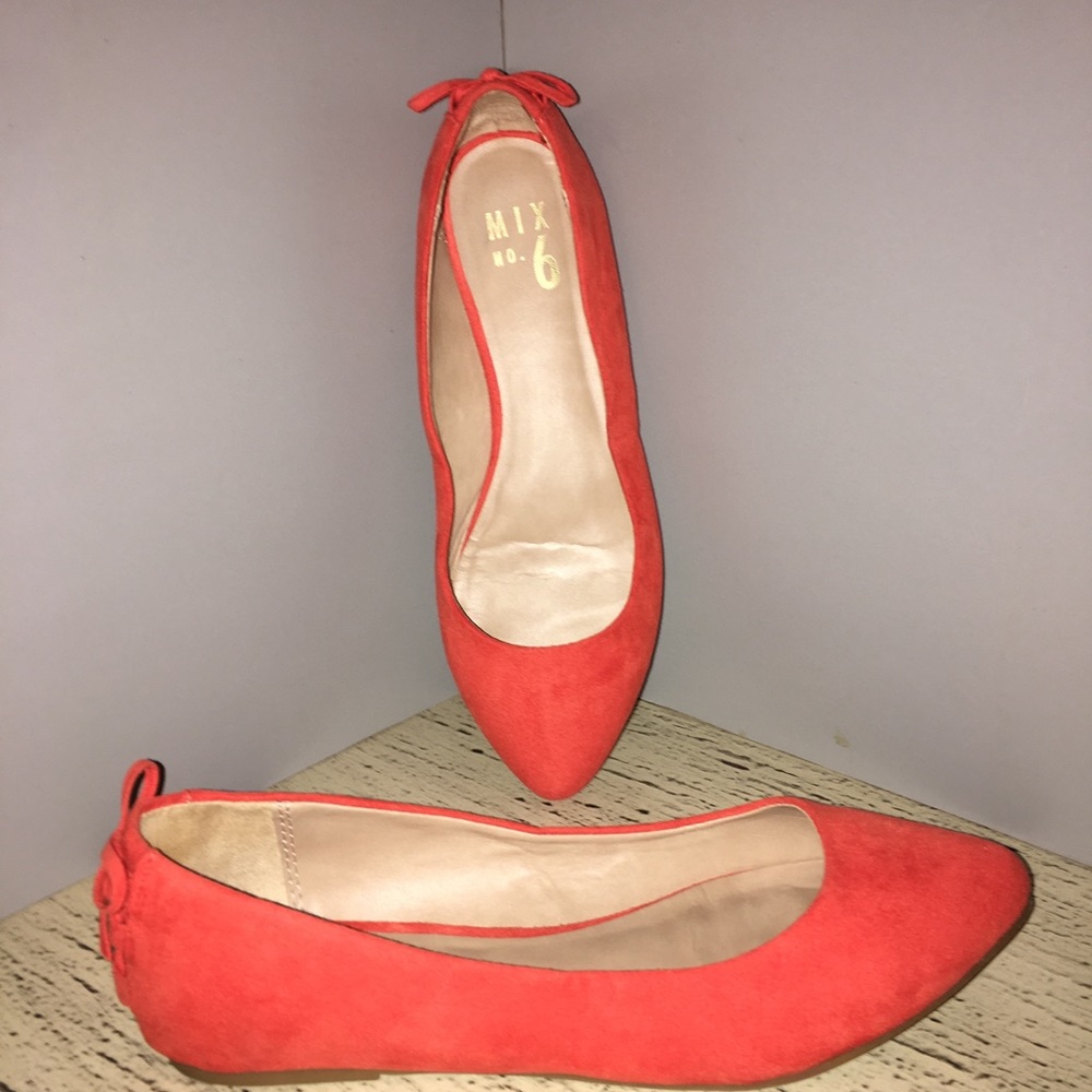 CUTE AND STYLISH ORANGE FLATS WITH BOW - Picture 3 of 3